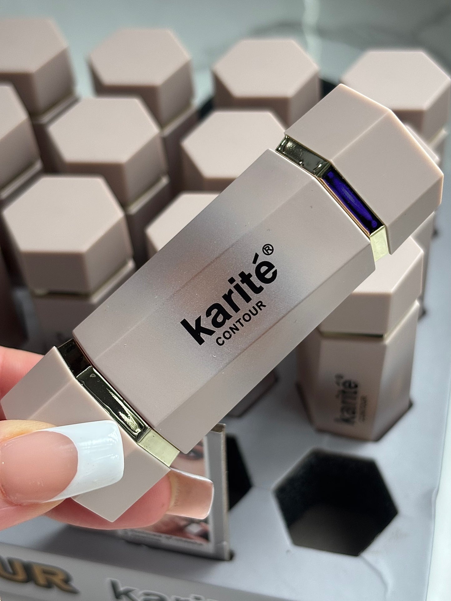 Contorno liquido doble aplicador KARITE