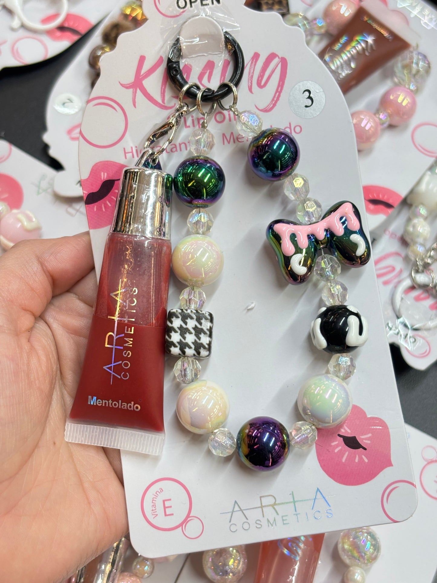Brillo de labios + llavero ARIA COSMETICS