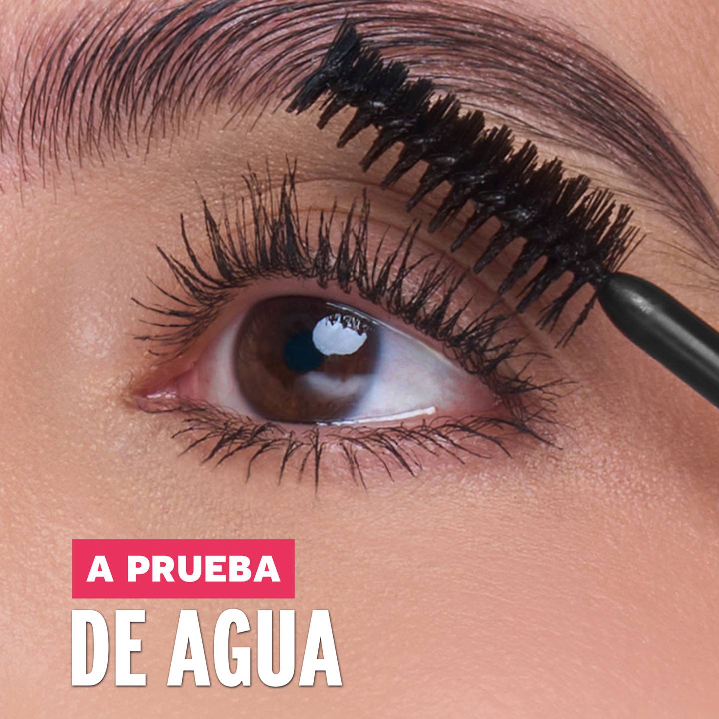 Mascara efecto pestañas de muñeca VOGUE