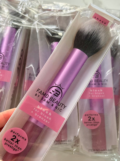 Brocha para rubor o polvo FAMO BEAUTY