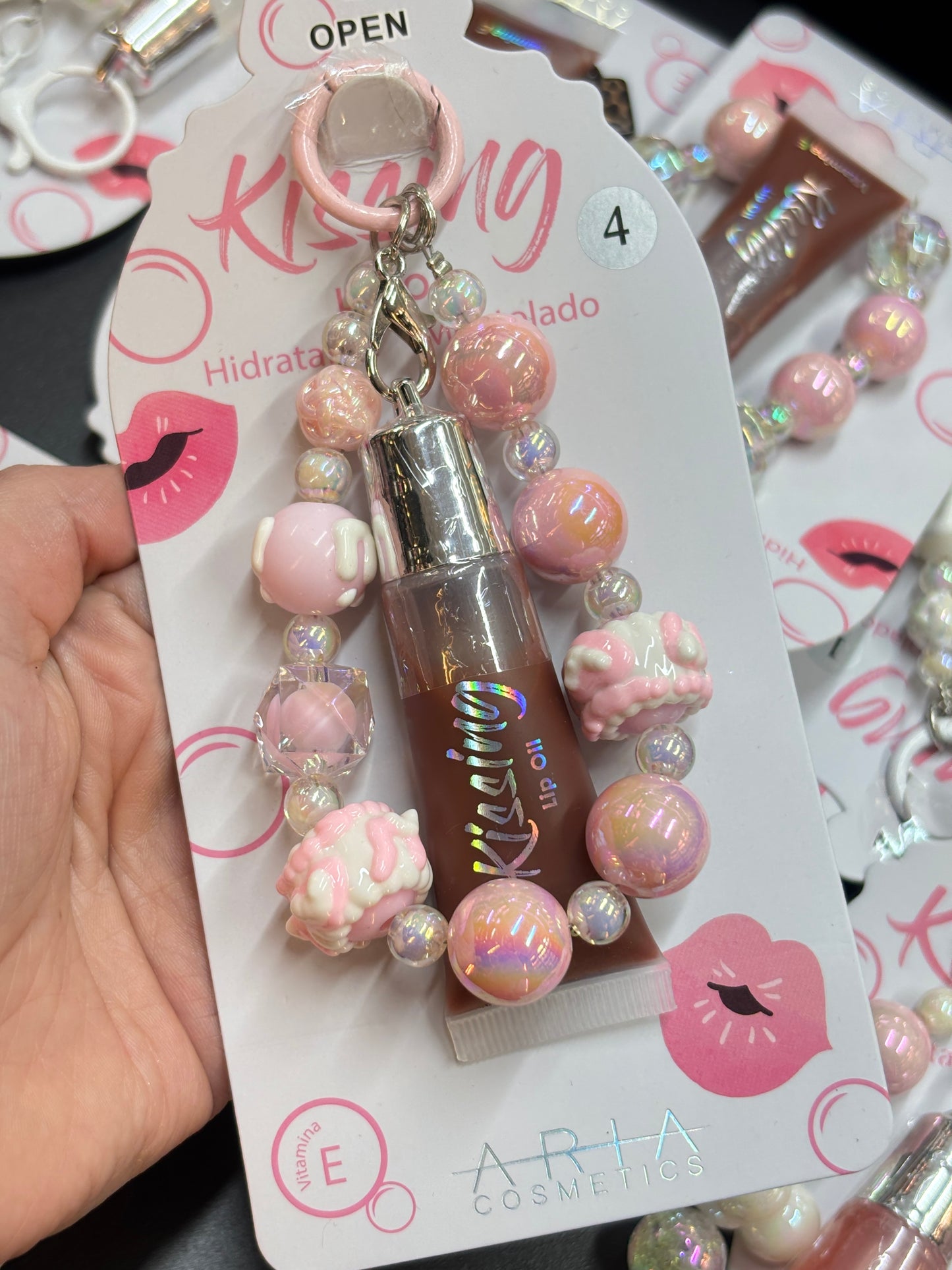 Brillo de labios + llavero ARIA COSMETICS