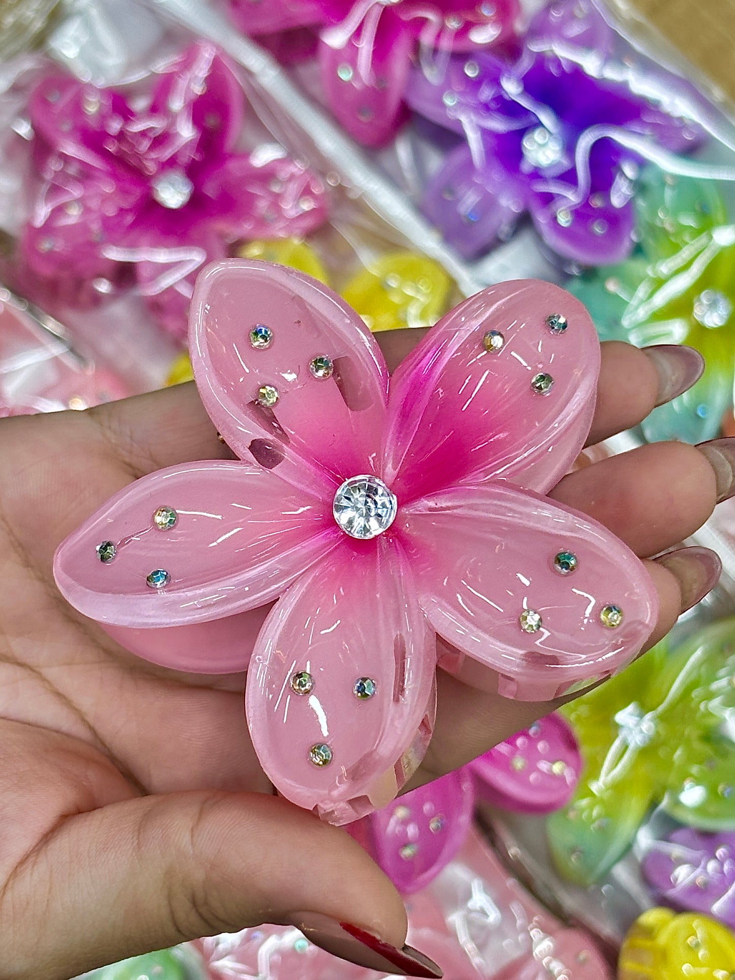 Pinzas hawaianas grandes con gemas