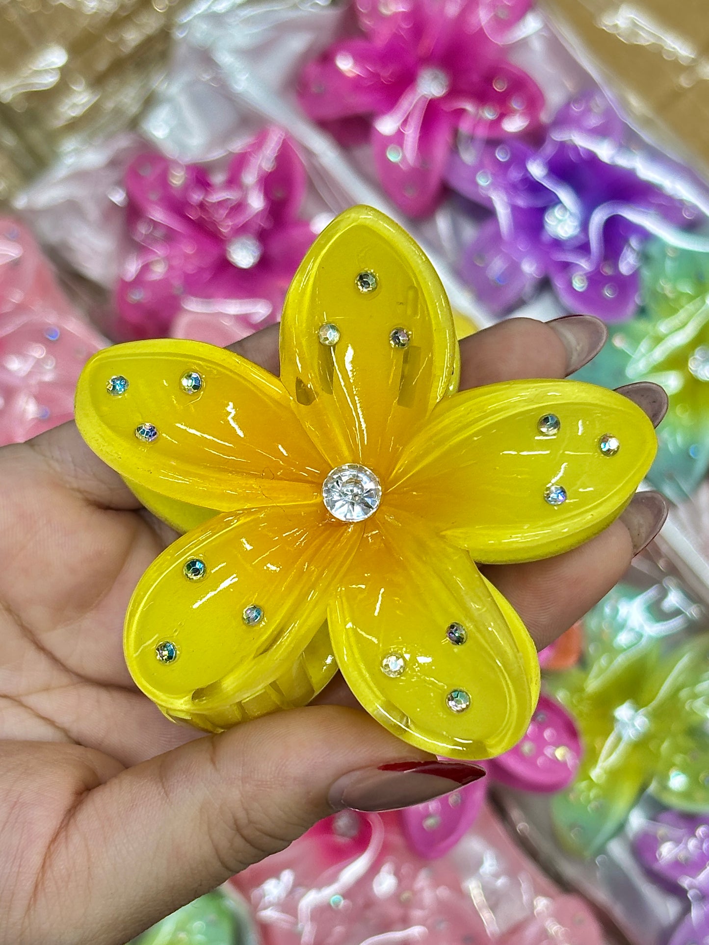 Pinzas hawaianas grandes con gemas