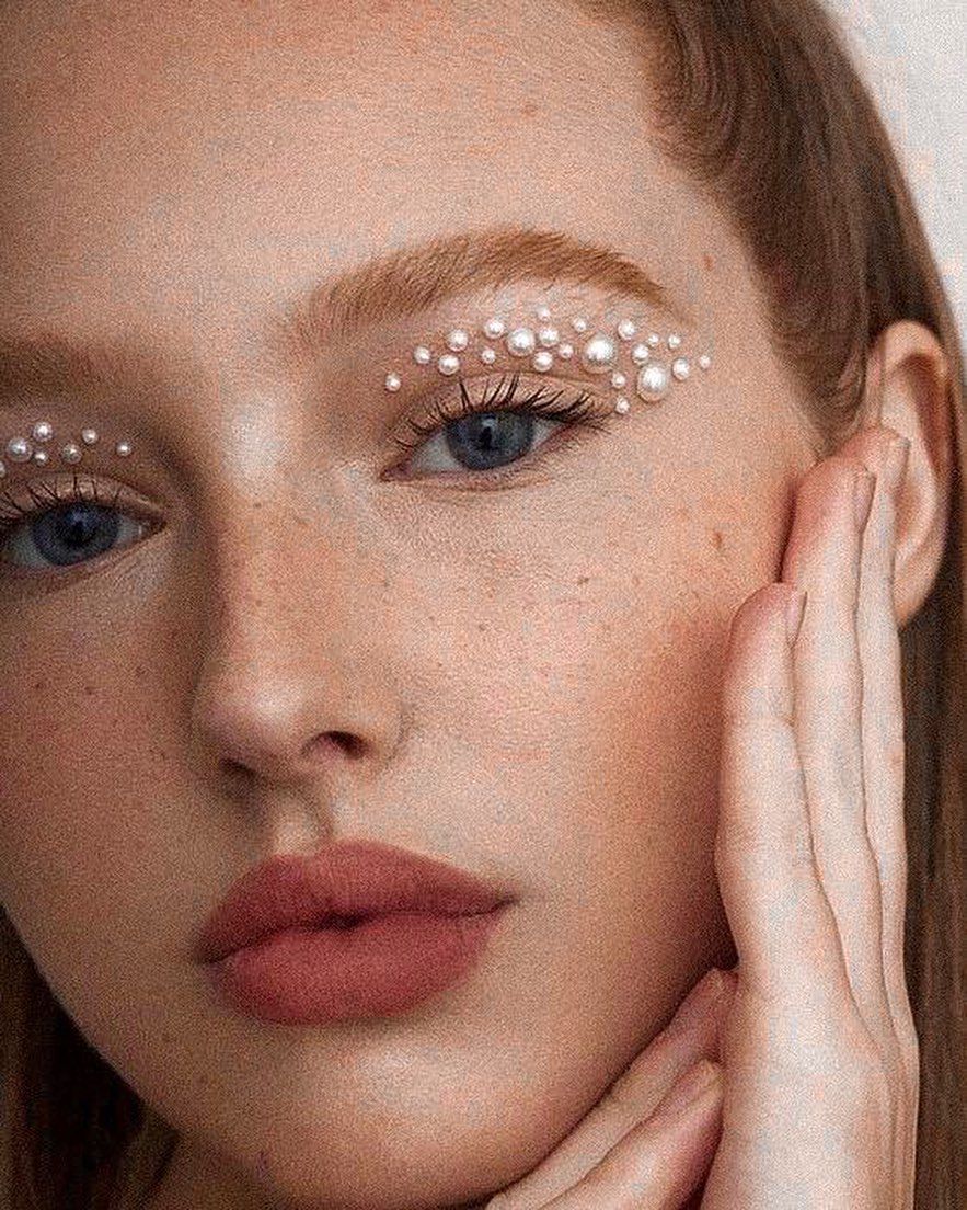 Gemas para el cabello, cara y uñas
